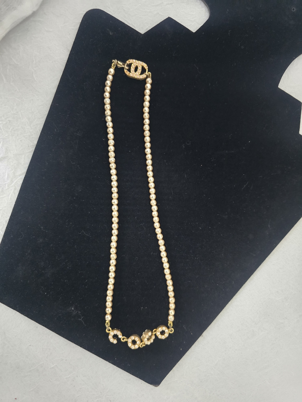 CHANEL Vintage Pearl Necklace - Picture 6 of 11